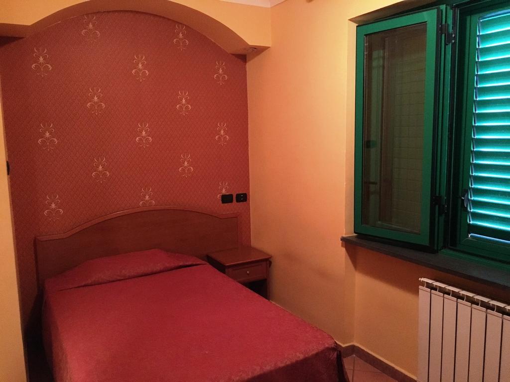 Hotel Stefano a Melito Melito di Napoli Esterno foto