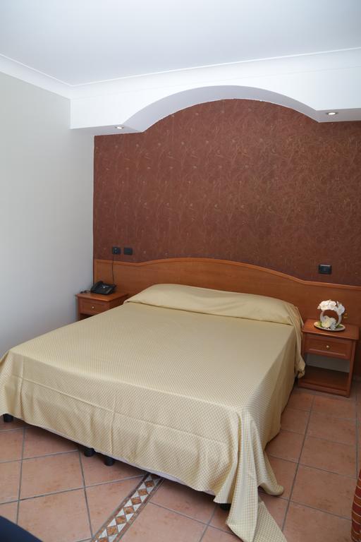 Hotel Stefano a Melito Melito di Napoli Esterno foto
