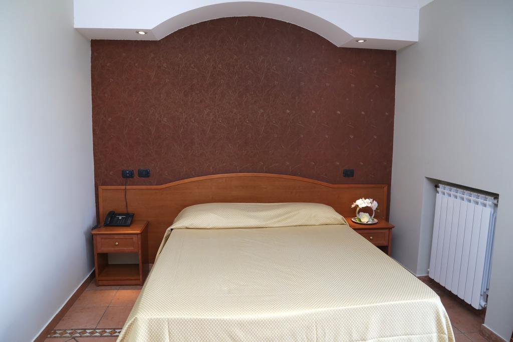 Hotel Stefano a Melito Melito di Napoli Esterno foto