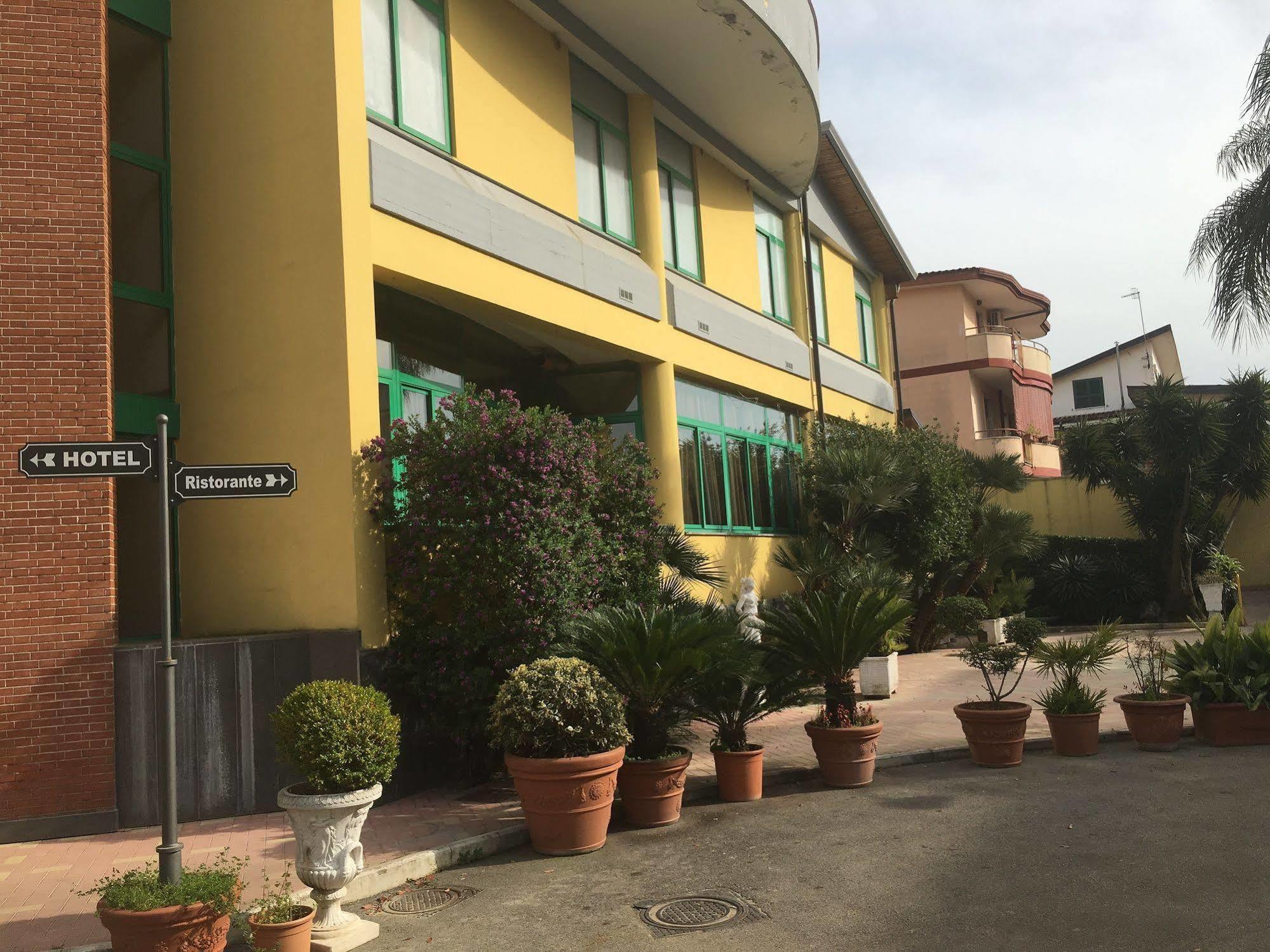 Hotel Stefano a Melito Melito di Napoli Esterno foto