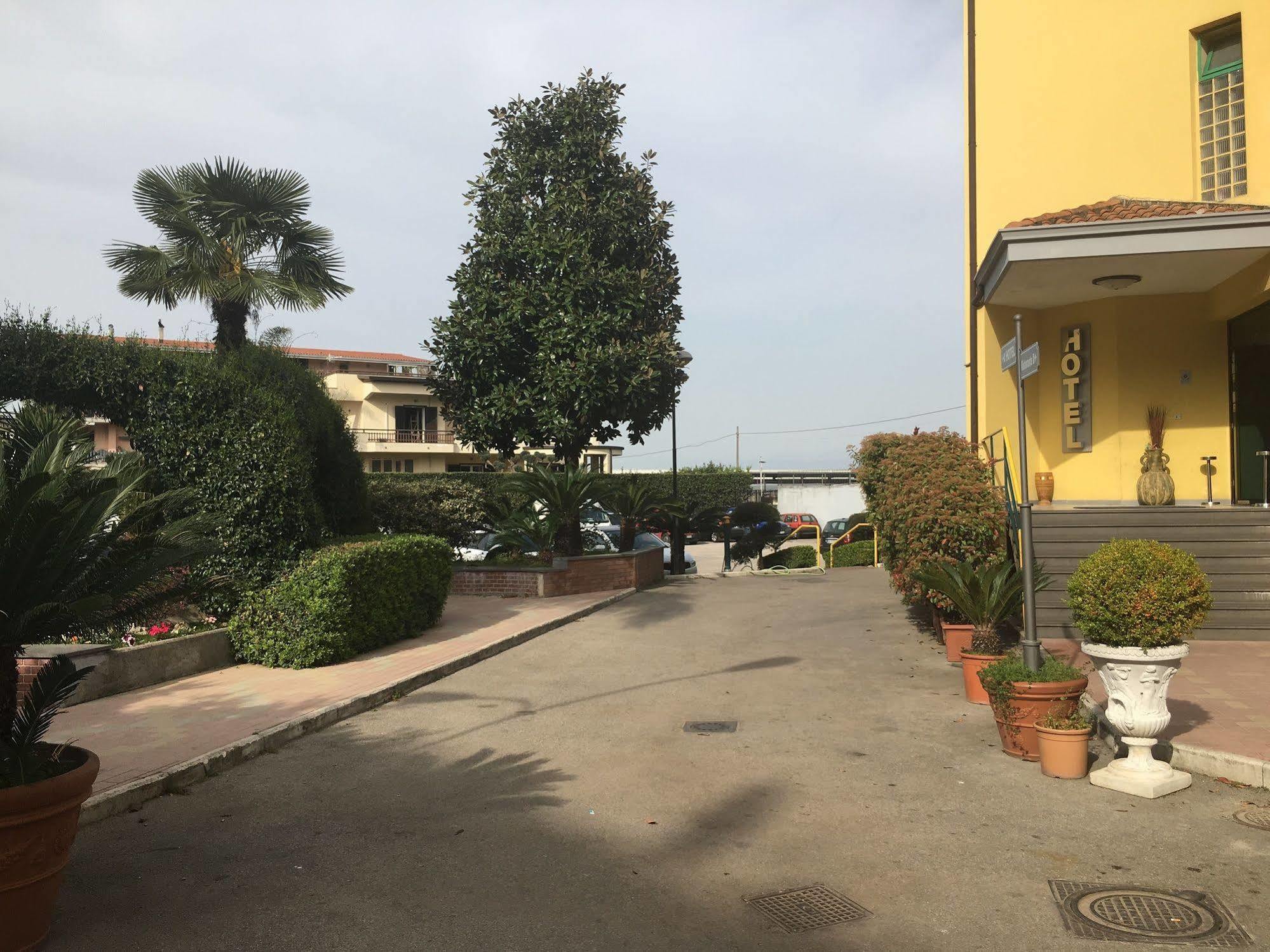 Hotel Stefano a Melito Melito di Napoli Esterno foto